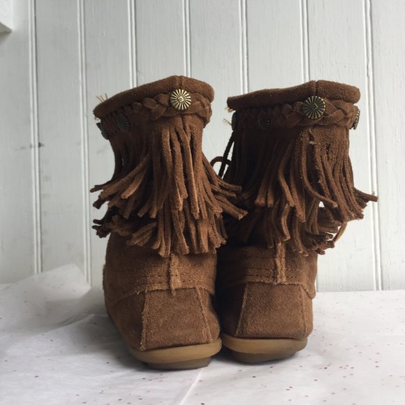 Minnetonka Two Layer Fringe Ankle Boot Tan Lace 6M - Picture 4 of 14